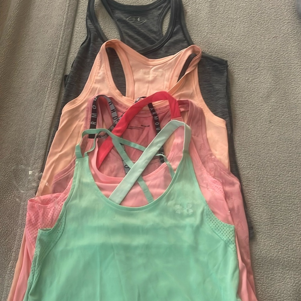 Women’s Understood Armour Tanks size Small - 5